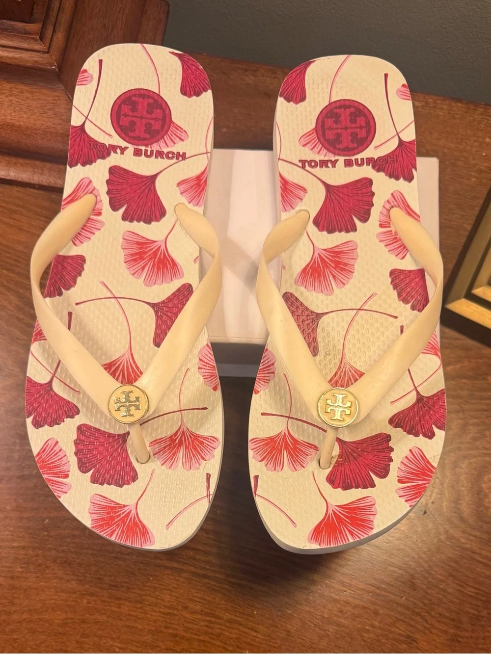 Tory Burch Cream Flip Flops Pink Red Floral Print Gold Logo Medallion Size 11